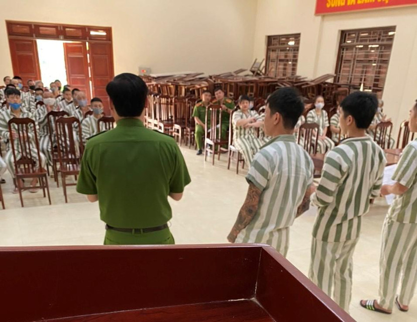 Các phạm nhân được tha tù trước thời hạn có điều kiện tại Trại tạm giam số 2