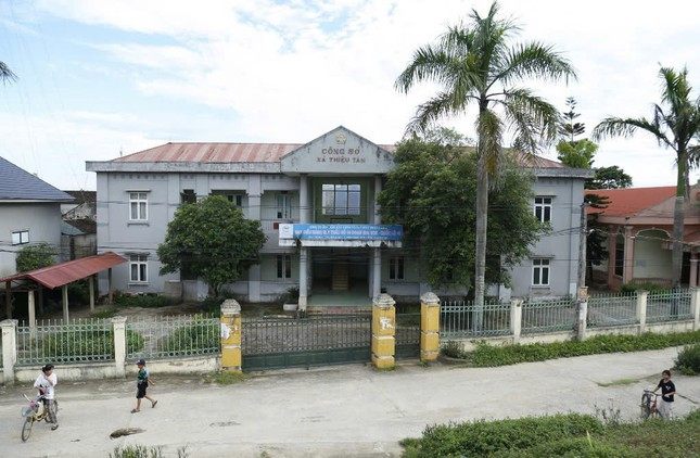 Nhiều trụ sở dôi dư sau sắp xếp bộ máy đến nay vẫn chưa xử lý được Nhiều trụ sở dôi dư sau sắp xếp bộ máy đến nay vẫn chưa xử lý được