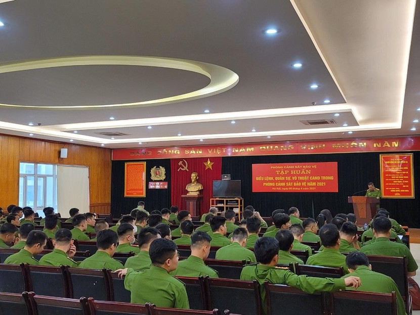 Những văn bản quan trọng liên quan đến công tác bảo vệ được truyền đạt đến cán bộ, chiến sỹ