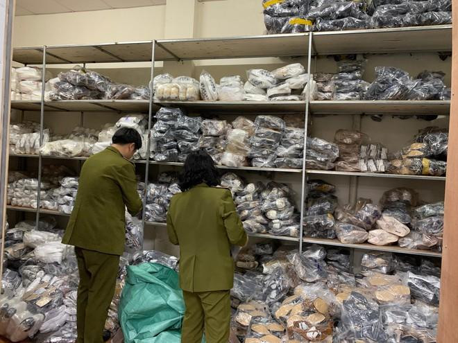 Hoa mắt vì các sản phẩm thời trang...lậu, giả, nhái