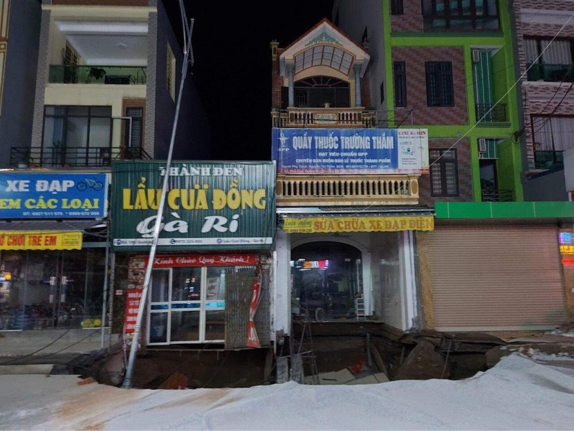 "Hố tử thần" đe dọa sự an toàn của các ngôi nhà trong khu vực