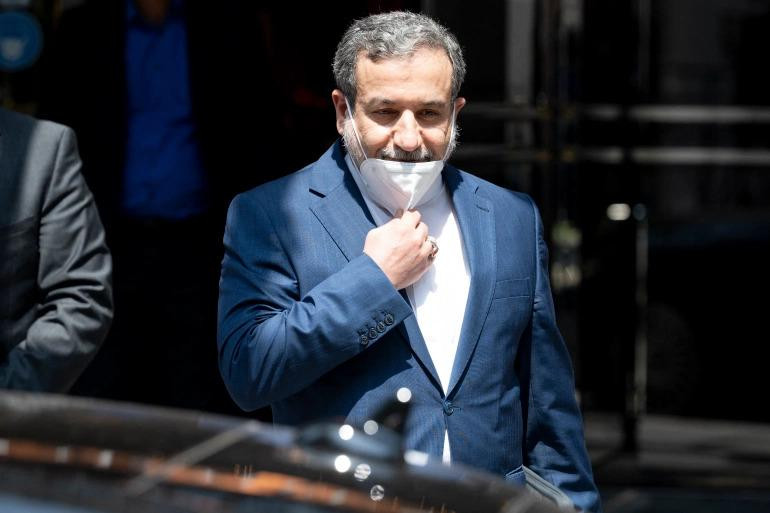 Thứ trưởng Ngoại giao Iran Abbas Araghchi xác nhận các cuộc đàm phán với phương Tây sẽ trì hoãn lại sau khi Tổng thống mới nhậm chức Thứ trưởng Ngoại giao Iran Abbas Araghchi xác nhận các cuộc đàm phán với phương Tây sẽ trì hoãn lại sau khi Tổng thống mới nhậm chức