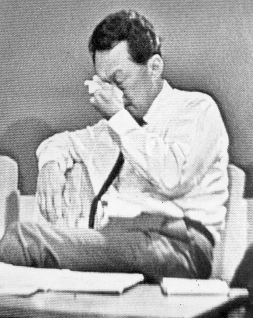 Thủ tướng Lý Quang Diệu xúc động khi tuyên bố Singapore tách khỏi Malaysia Thủ tướng Lý Quang Diệu xúc động khi tuyên bố Singapore tách khỏi Malaysia