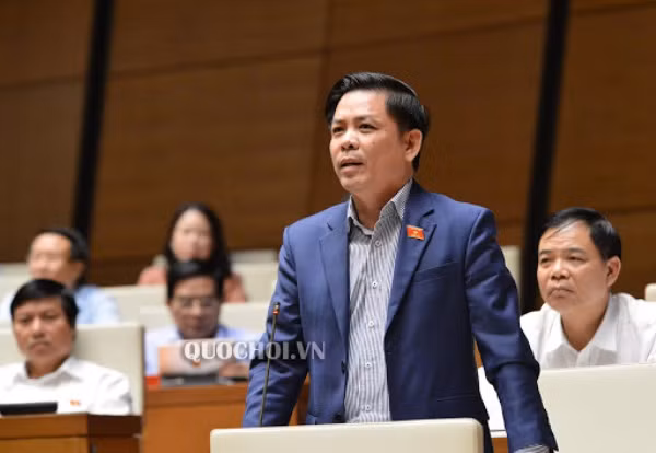 Bộ trưởng Bộ GTVT Nguyễn Văn Thể trả lời chất vấn
