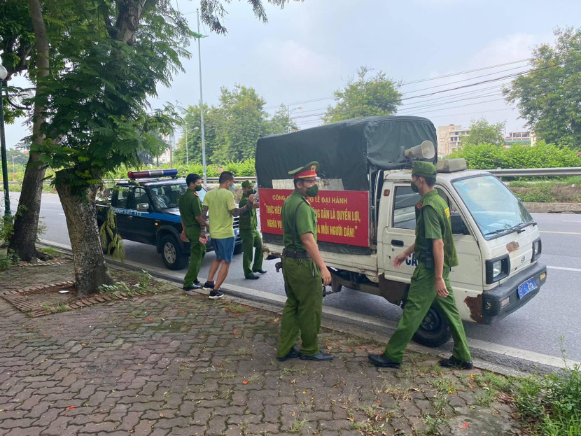 CAQ Hai Bà Trưng xử lý trường hợp ra ngoài không có lý do chính đáng CAQ Hai Bà Trưng xử lý trường hợp ra ngoài không có lý do chính đáng