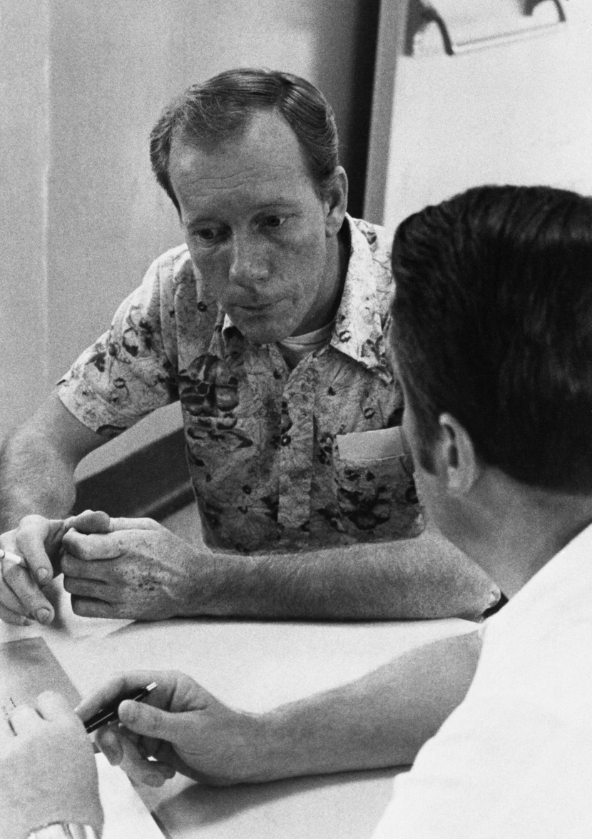 Robert Frederick Carr trong buổi lấy lời khai vào tháng 7-1976 về vụ sát hại một phụ nữ ở Connecticut