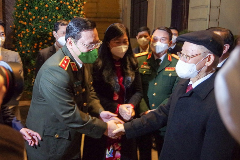 Trước thời khắc Giao thừa thiêng liêng đón chờ xuân mới Nhâm Dần (2022), thay mặt cho lãnh đạo Trung ương và với tình cảm cá nhân, Tổng Bí thư Nguyễn Phú Trọng chúc Thủ đô một năm mới thành công toàn diện, đi đầu trên các lĩnh vực, xứng đáng là trung tâm đầu não chính trị - hành chính quốc gia, trung tâm văn hóa, khoa học, giáo dục, kinh tế và giao dịch quốc tế.