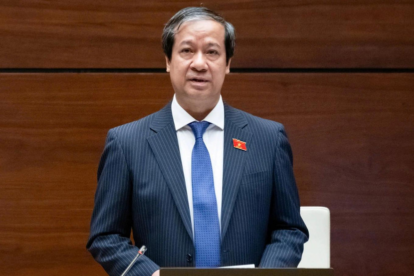 Bộ trưởng Bộ Giáo dục và Đào tạo Nguyễn Kim Sơn đã trình bày Tờ trình trước Quốc hội