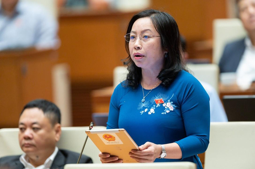 Đại biểu Thái Thu Xương (đoàn Hậu Giang) phát biểu thảo luận Đại biểu Thái Thu Xương (đoàn Hậu Giang) phát biểu thảo luận