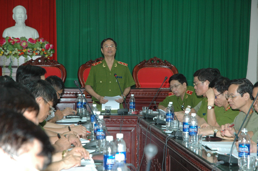 Triệu tập 2 nghi phạm trong vụ thảm sát, cướp tiệm vàng ảnh 2