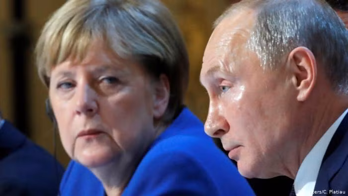 Thủ tướng Đức Angela Merkel và Tổng thống Nga Vladimir Putin gặp nhau năm 2019