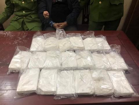 Tang vật vụ bắt đối tượng vận chuyển ma túy tại huyện Quế Phong, tỉnh Nghệ Án