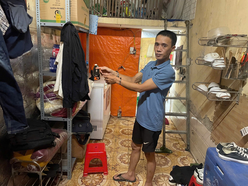 Đối tượng Nguyễn Minh Trung tại hiện trường vụ trộm...