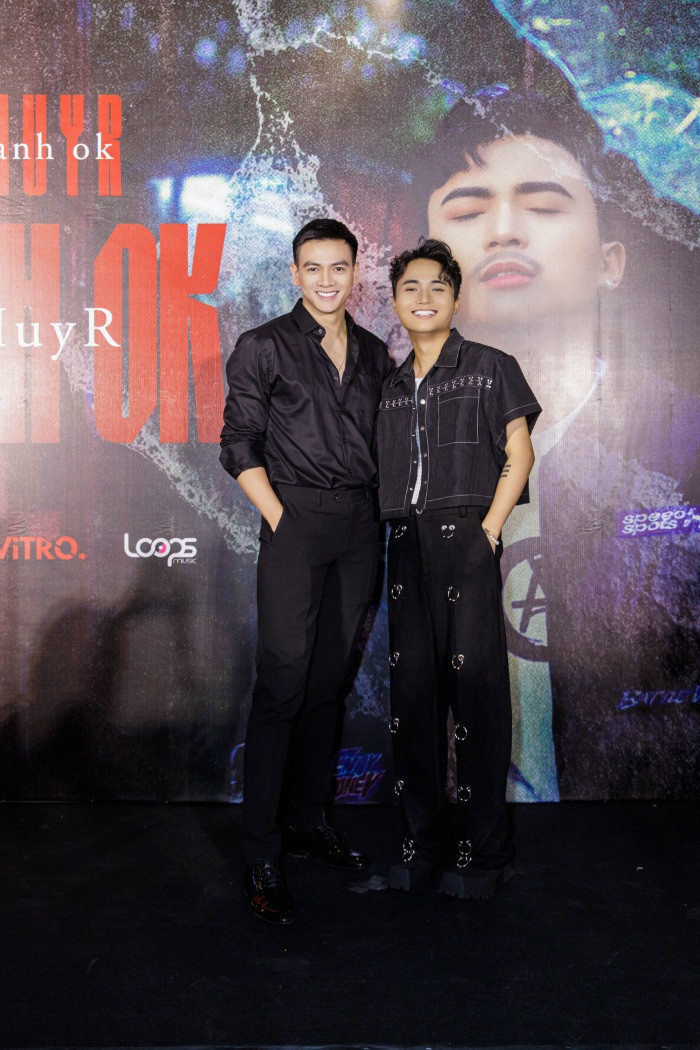 Người mẫu, diễn viên Xuân Tiền là người anh thân thiết với HuyR ngoài đời