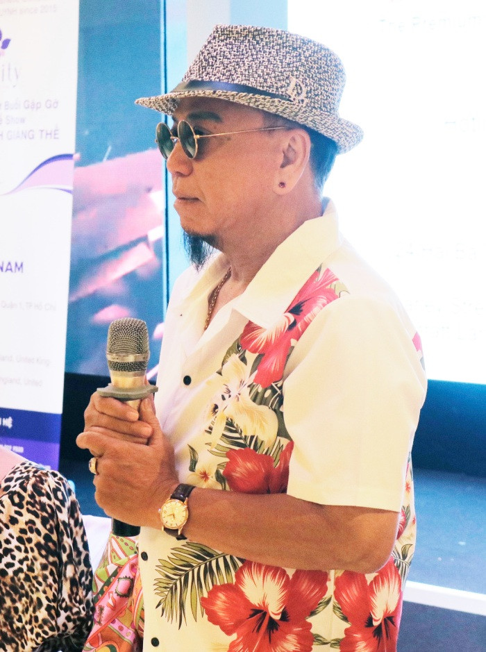 Nghệ sĩ Hồng Tơ chia sẻ tại buổi gặp gỡ Nghệ sĩ Hồng Tơ chia sẻ tại buổi gặp gỡ