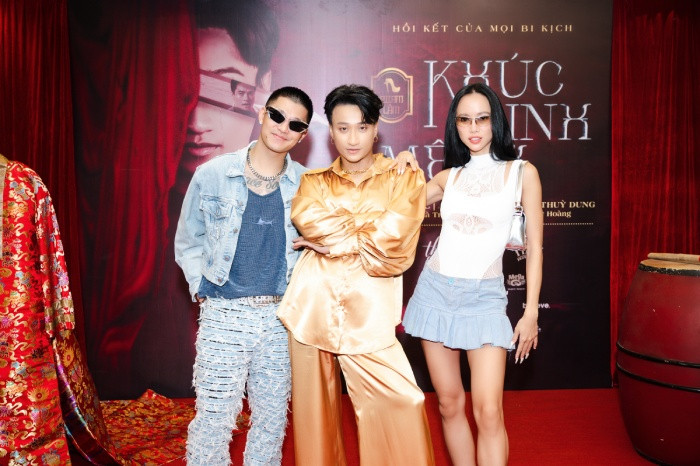 Cặp đôi Cường 7, Vũ Ngọc Anh đến chúc mừng "đàn em"