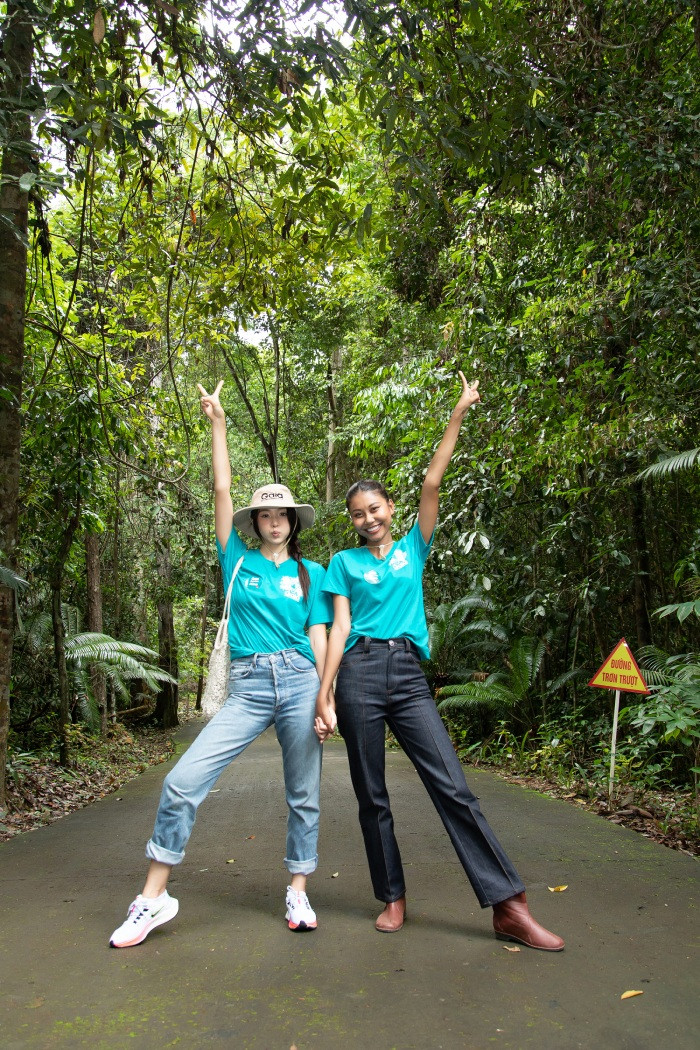 Á hậu Thạch Thu Thảo vui mừng hội ngộ với Mina Sue Choi tại Việt Nam. Tháng 11/2022, cả hai đã từng gặp nhau tại cuộc thi Miss Earth 2022 tại Philippines Á hậu Thạch Thu Thảo vui mừng hội ngộ với Mina Sue Choi tại Việt Nam. Tháng 11/2022, cả hai đã từng gặp nhau tại cuộc thi Miss Earth 2022 tại Philippines