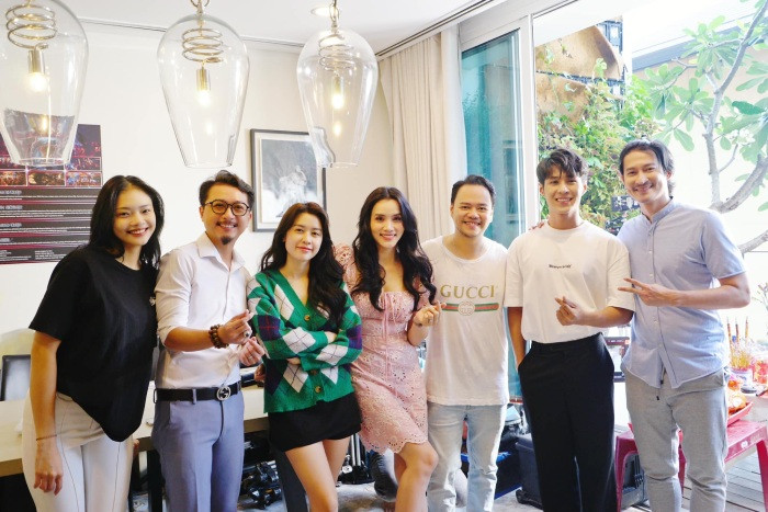 Vợ chồng Hoàng Duy - Trang Nhung và dàn diễn viên chính của "Quý cô thừa kế 2"