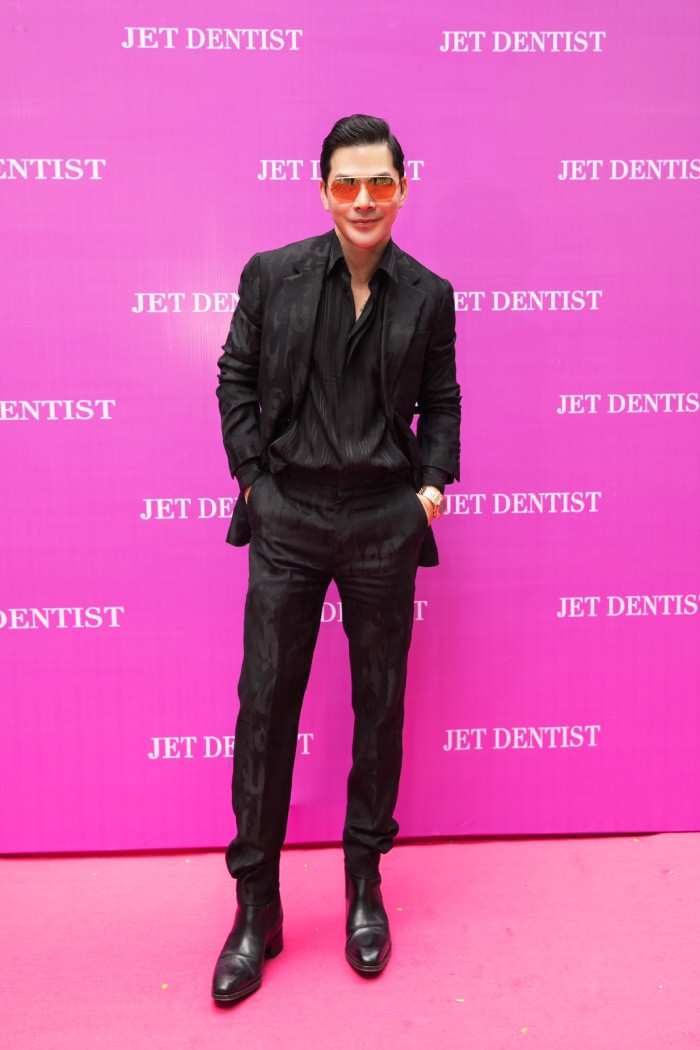 Diễn viên Trần Bảo Sơn luôn phong độ lịch lãm như từ trước đến giờ. Năm 2023, Trần Bảo Sơn dự định sẽ hoàn thành nốt bộ phim "Con đường vô tận". Bộ phim có nhiều cảnh được thực hiện tại Mỹ nên thời gian thực hiện khá dài