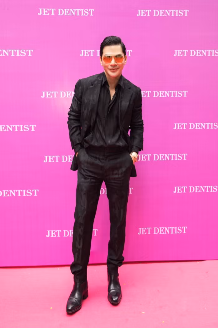 Diễn viên Trần Bảo Sơn luôn phong độ lịch lãm như từ trước đến giờ. Năm 2023, Trần Bảo Sơn dự định sẽ hoàn thành nốt bộ phim "Con đường vô tận". Bộ phim có nhiều cảnh được thực hiện tại Mỹ nên thời gian thực hiện khá dài