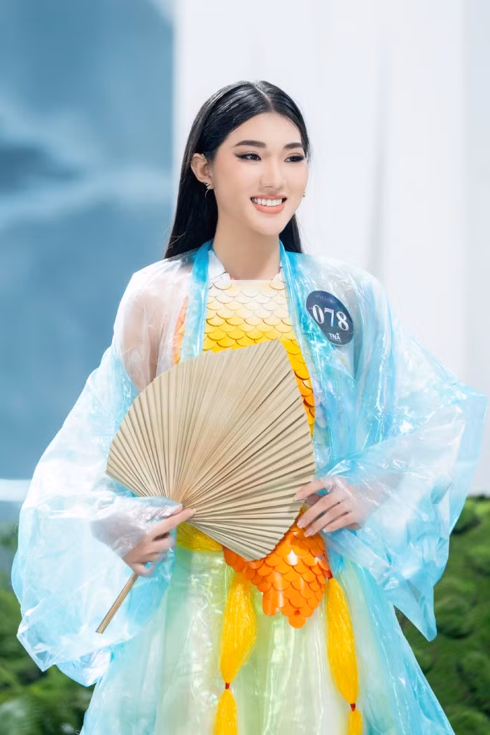 Một bộ trang phục vừa thể hiện văn hóa người Việt xưa nhưng vẫn đảm bảo yếu tố hiện đại, gần gũi với yếu tố bảo vệ môi trường của người trẻ hiện nay
