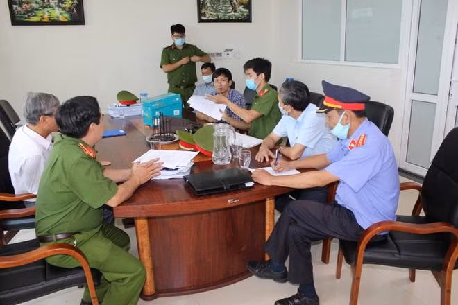 Công an tỉnh Thừa Thiên Huế làm việc tại Ban quản lý Dự án đầu tư xây dựng khu vực TP Huế Công an tỉnh Thừa Thiên Huế làm việc tại Ban quản lý Dự án đầu tư xây dựng khu vực TP Huế