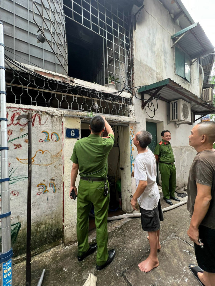 Lối thoát nạn thứ 2 đã giúp các thành viên trong gia đình ông Tâm tránh được "cửa tử" Lối thoát nạn thứ 2 đã giúp các thành viên trong gia đình ông Tâm tránh được "cửa tử"