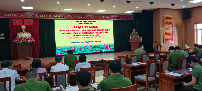 Đại tá Nguyễn Đình Chiến - Trưởng Công an quận Hoàng Mai, Trưởng BCĐ 556 phát biểu chỉ đạo tại hội nghị Đại tá Nguyễn Đình Chiến - Trưởng Công an quận Hoàng Mai, Trưởng BCĐ 556 phát biểu chỉ đạo tại hội nghị