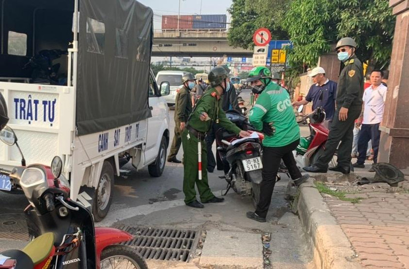 Một trường hợp dừng đỗ sai quy định bị lập biên bản