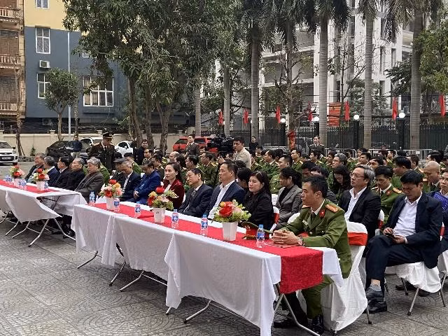 Và lãnh đạo Quận dự lễ khánh thành