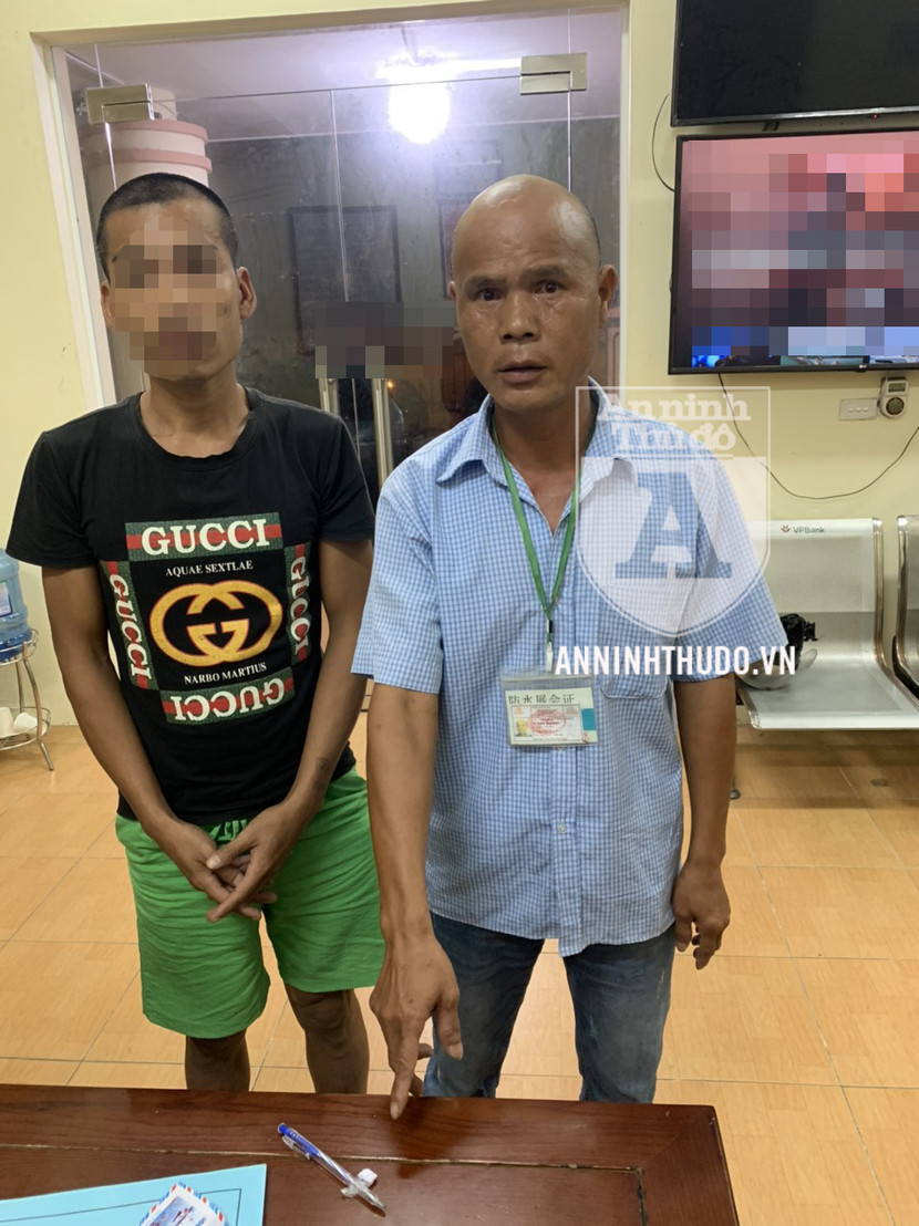 Đối tượng Vị (phải) cố tình phi tang gói ma túy và ngoan cố phủ nhận hành vi phạm pháp