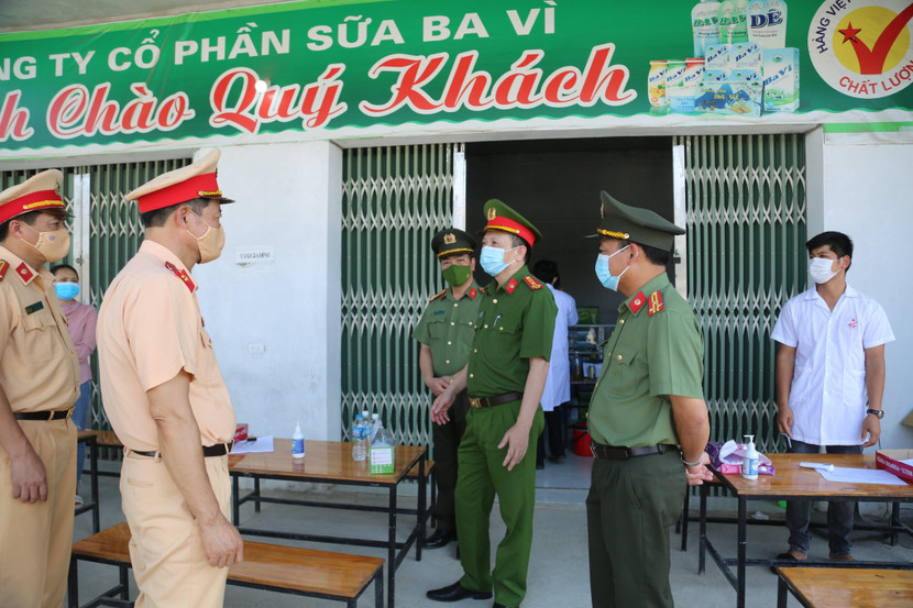 Đại tá Nguyễn Hồng Ky động viên lực lượng làm nhiệm vụ Đại tá Nguyễn Hồng Ky động viên lực lượng làm nhiệm vụ