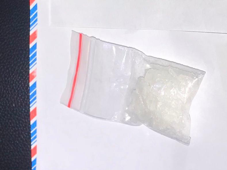 Gói ma túy đá mà đối tượng giấu ở cốp trước xe máy