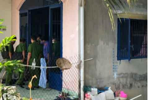 Lực lượng công an khám nghiệm hiện trường