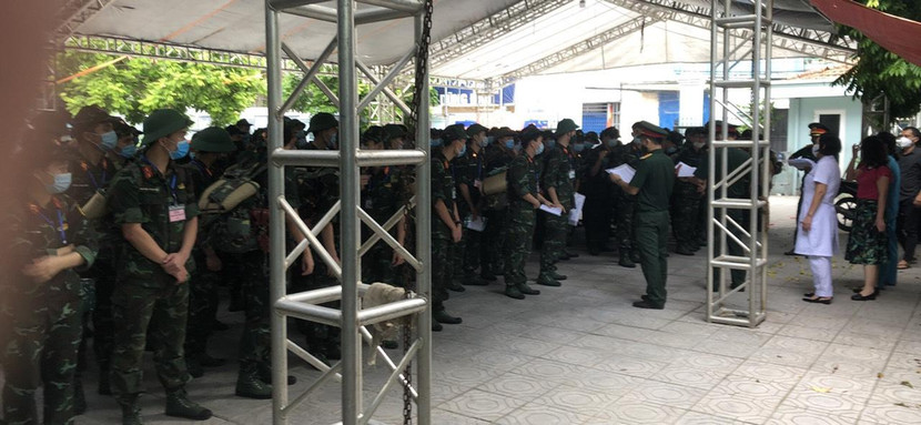 400 học viên sẽ được phân bổ về 14 phường để tiến hành xét nghiệm cho người dân, ngay trong chiều tối nay 13-9