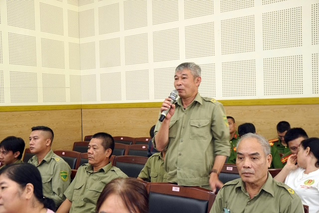 Từng ý kiến đều được lãnh đạo phường trao đổi, giải đáp cặn kẽ