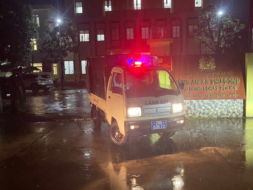 Tuần tra bằng phương tiện cơ giới khép kín địa bàn