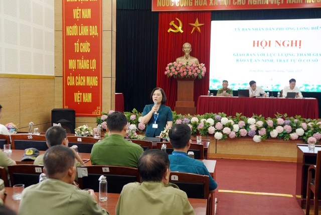 Từng ý kiến đều được lãnh đạo phường trao đổi, giải đáp cặn kẽ