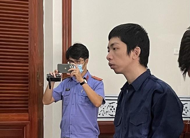 Bị cáo Nguyễn Hoàn được giảm nhẹ hình phạt do gia đình đã khắc phục hậu quả Bị cáo Nguyễn Hoàn được giảm nhẹ hình phạt do gia đình đã khắc phục hậu quả