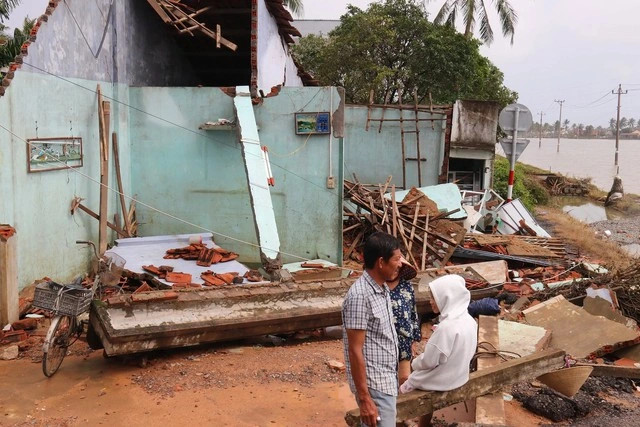 Mưa lũ lịch sử gây thiệt hại nặng nề cho người dân các tỉnh miền Trung