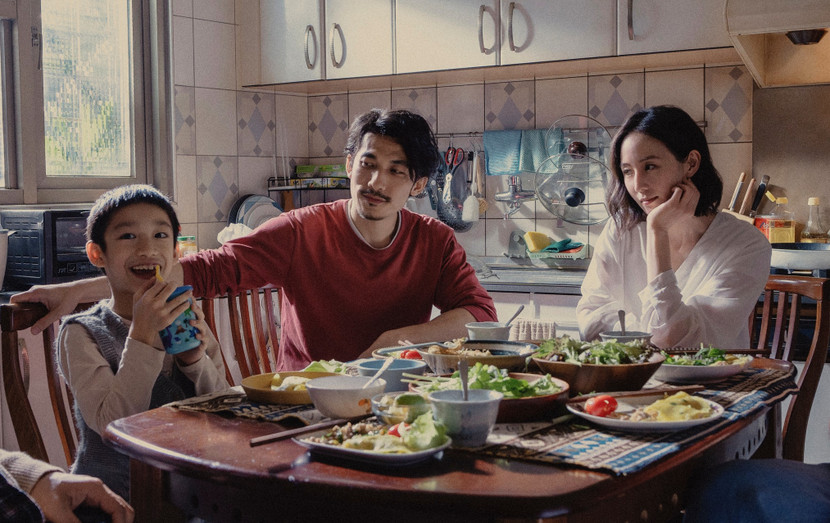 Ba nhân vật đáng yêu trong phim: Bác sĩ Uyển Bình, Văn Ninh và bé Hạo Hạo (từ phải sang) Ba nhân vật đáng yêu trong phim: Bác sĩ Uyển Bình, Văn Ninh và bé Hạo Hạo (từ phải sang)