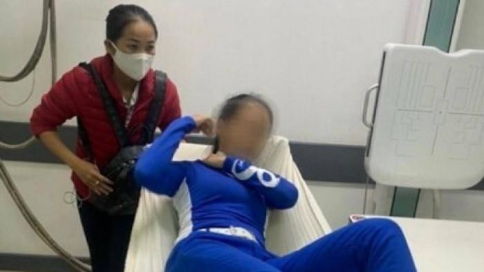 Nữ nhân viên sân golf BRG Đà Nẵng bị đánh phải nhập viện cấp cứu Nữ nhân viên sân golf BRG Đà Nẵng bị đánh phải nhập viện cấp cứu