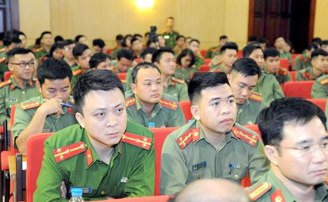 Các đoàn viên thanh niên CAND tham dự Chương trình đối thoại Các đoàn viên thanh niên CAND tham dự Chương trình đối thoại