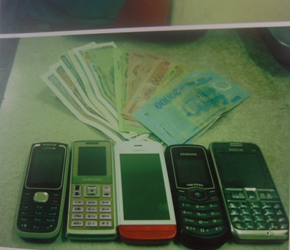 Đủ trò đối phó với CSHS của trộm trên xe buýt ảnh 6