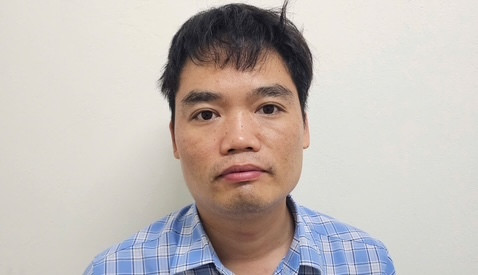 Lê Văn Giáp bị điều tra về hành vi Vi phạm quy định về tham gia giao thông đường bộ Lê Văn Giáp bị điều tra về hành vi Vi phạm quy định về tham gia giao thông đường bộ