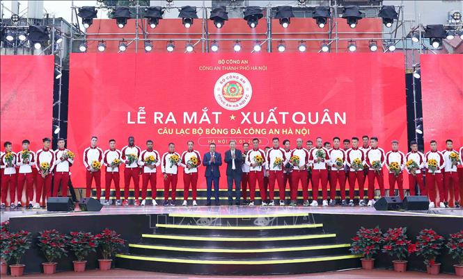 Câu lạc bộ Bóng đá Công an Hà Nội luôn nhận được sự quan tâm, tình cảm của các đồng chí lãnh đạo Đảng, Bộ Công an và Thành phố (ảnh: TTXVN)