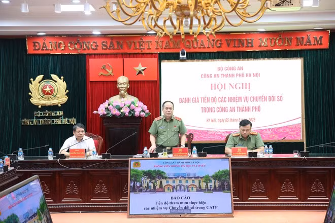 Công an thành phố Hà Nội phấn đấu là đơn vị đi đầu về chuyển đổi số