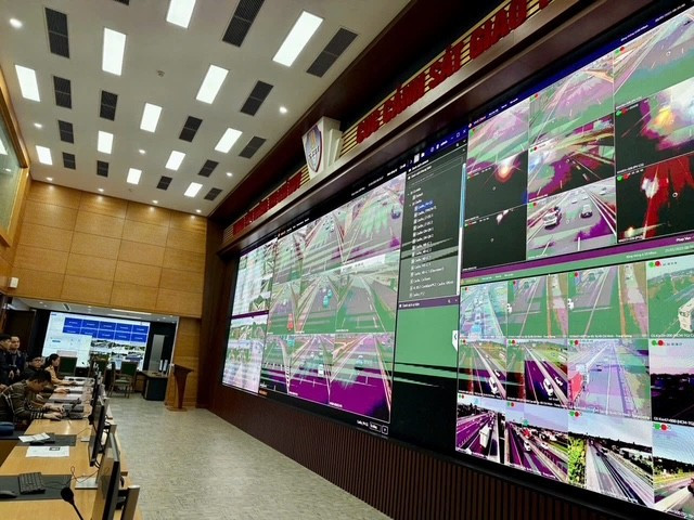 Hệ thống giám sát hiện đại, phục vụ hữu dụng công tác đảm bảo ANTT trên địa bàn thành phố Hệ thống giám sát hiện đại, phục vụ hữu dụng công tác đảm bảo ANTT trên địa bàn thành phố