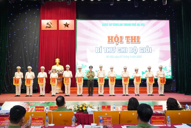 Hội thi Bí thư Chi bộ giỏi là một trong những &quot;kênh&quot; quan trọng để Đảng ủy CATP Hà Nội tuyển lựa, phát huy nhân lực