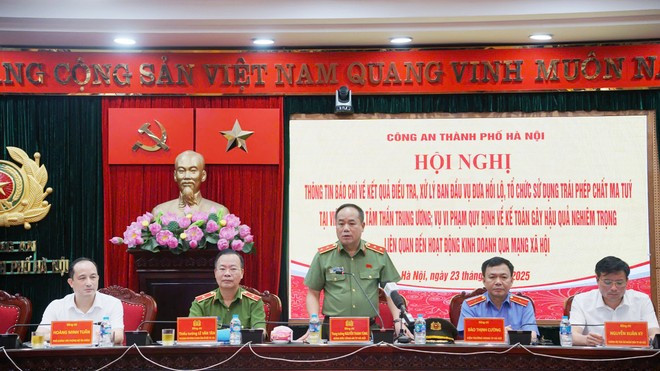 Ngày 23-6 vừa qua, Trung tướng Nguyễn Thanh Tùng – Giám đốc CATP Hà Nội đã chủ trì hội nghị thông tin đến các cơ quan báo chí về kết quả điều tra, xử lý ban đầu 2 vụ án "Đưa hối lộ, tổ chức sử dụng trái phép chất ma túy tại Viện Pháp y tâm thần Trung ương"; vụ "Vi phạm quy định về kế toán gây hậu quả nghiêm trọng liên quan đến hoạt động kinh doanh qua mạng xã hội". Kết quả điều tra 2 vụ án là tiếng chuông cảnh tỉnh, là biện pháp hữu hiệu ngăn chặn, đẩy lùi tội phạm